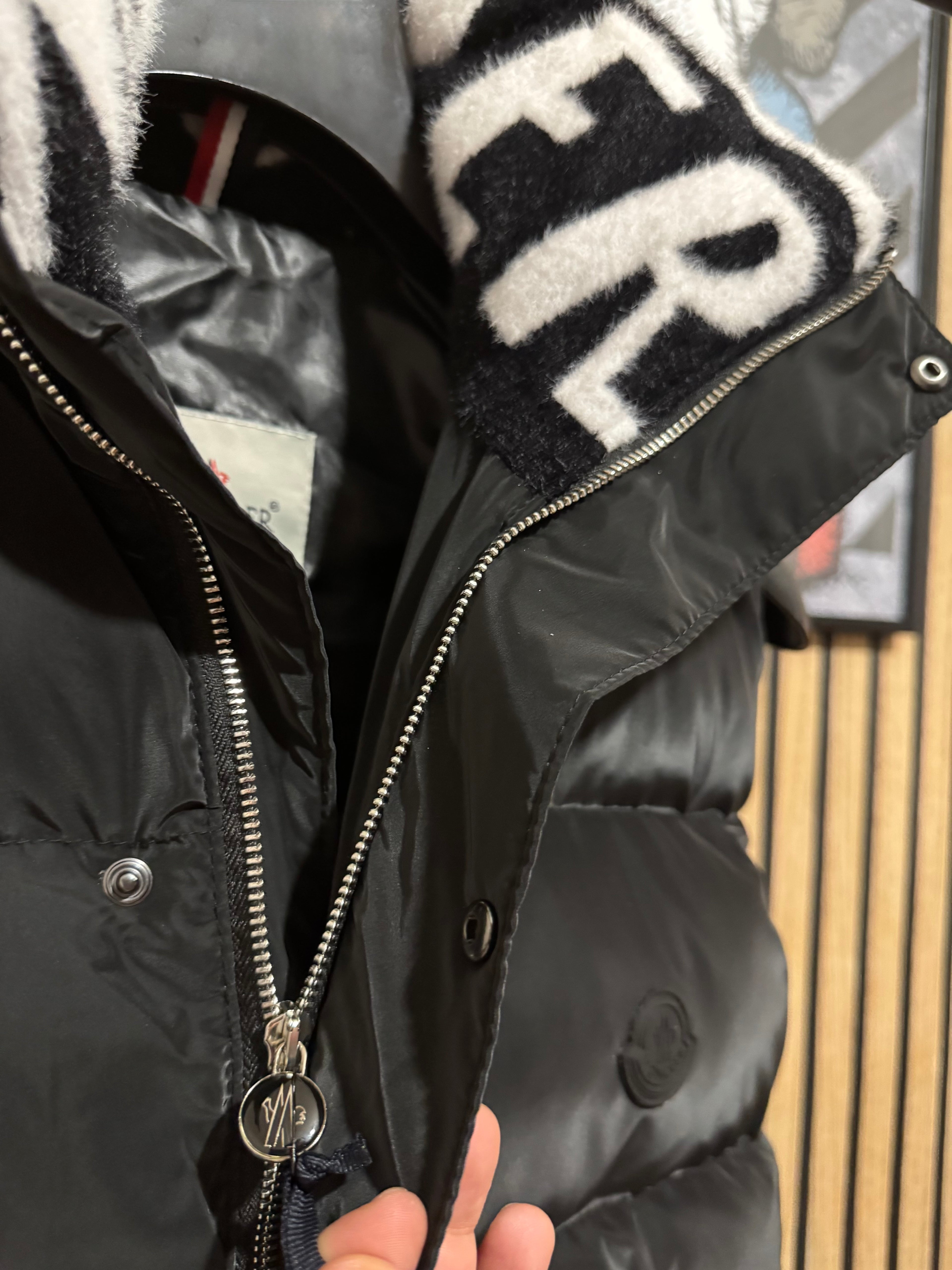 Moncler Μαύρο Αμάνικο - 9002