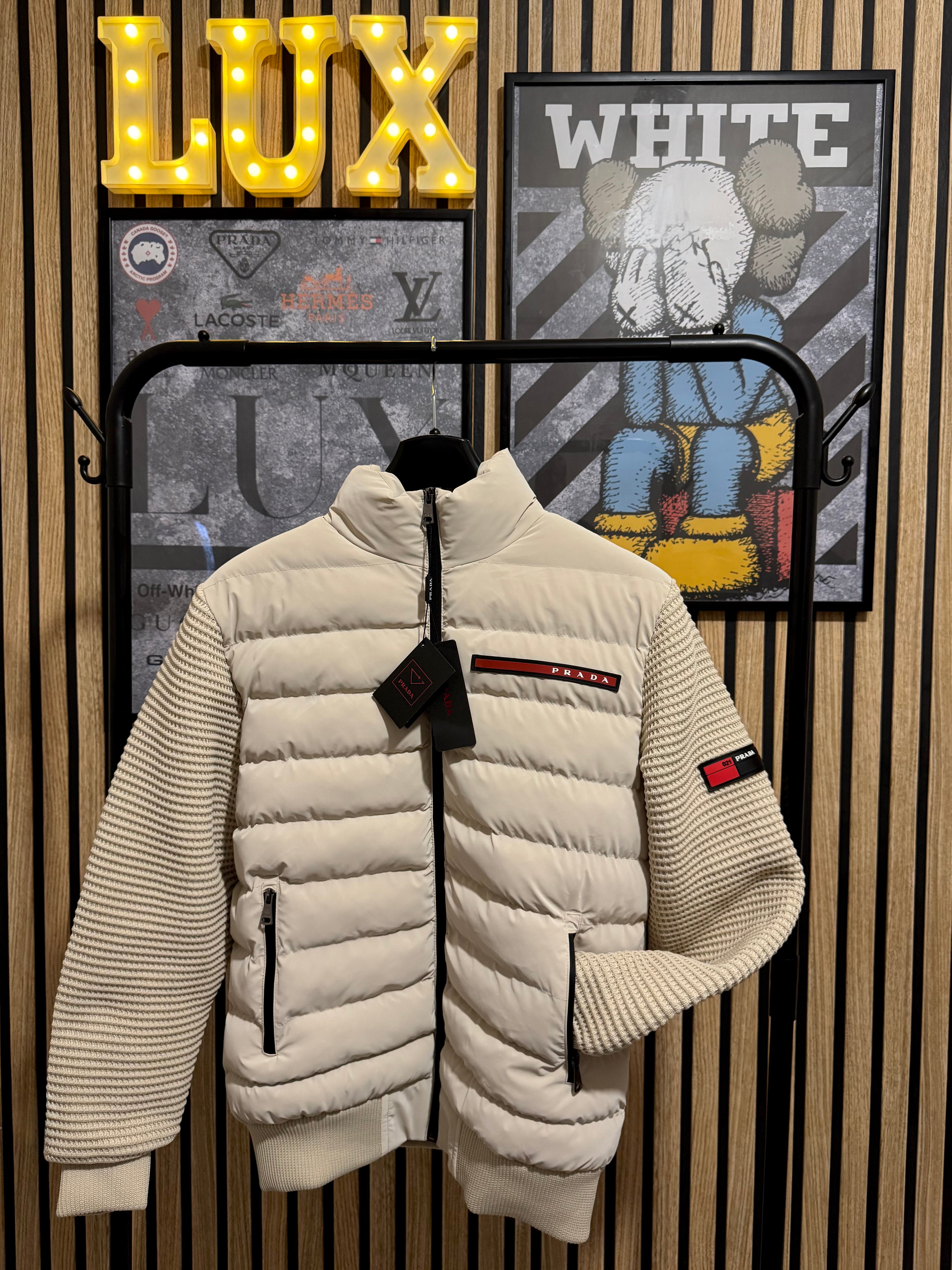 Prada Μπέζ Μπουφάν με πλεκτά μανίκια - 7003